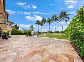 9621 W Calusa Club Dr, Miami FL 33186