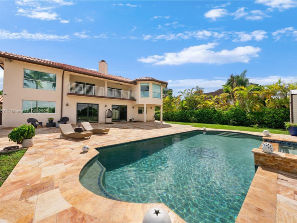 9621 W Calusa Club Dr, Miami FL 33186