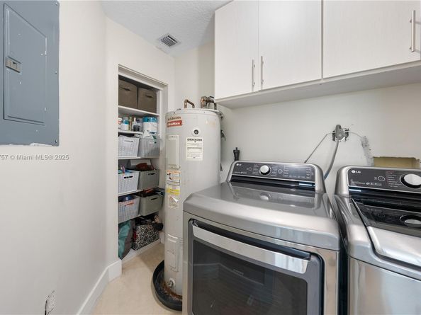 9621 W Calusa Club Dr, Miami FL 33186