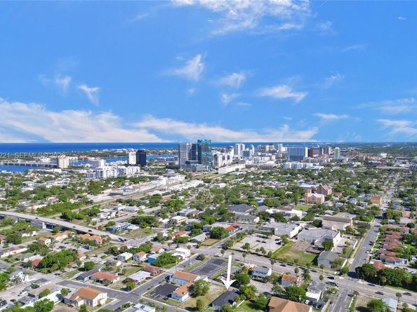 812 13th St, West Palm Beach FL 33401