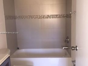 945 NE 33rd Ter 203, Homestead FL 33033