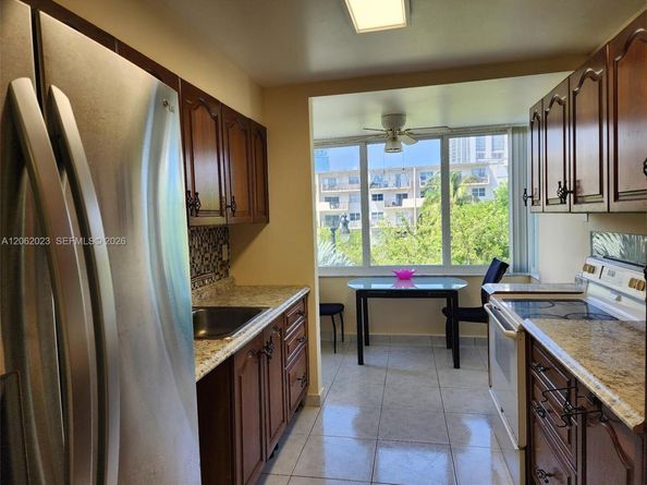 250 180th Dr 301, Sunny Isles Beach FL 33160