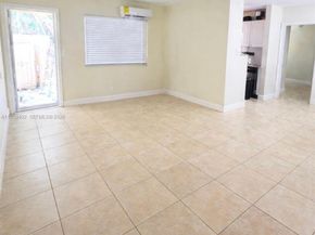 1427-1429 NE 17th Ct, Fort Lauderdale FL 33305