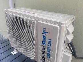 1427-1429 NE 17th Ct, Fort Lauderdale FL 33305