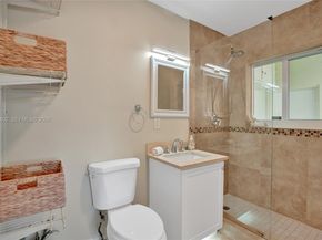 1427-1429 NE 17th Ct, Fort Lauderdale FL 33305