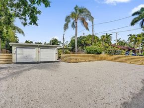 1427-1429 NE 17th Ct, Fort Lauderdale FL 33305