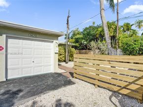 1427-1429 NE 17th Ct, Fort Lauderdale FL 33305