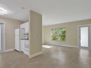 1427-1429 NE 17th Ct, Fort Lauderdale FL 33305