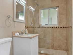 1427-1429 NE 17th Ct, Fort Lauderdale FL 33305