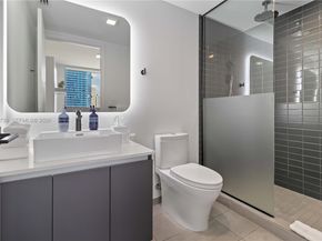 227 NE 2nd St 2506, Miami FL 33132