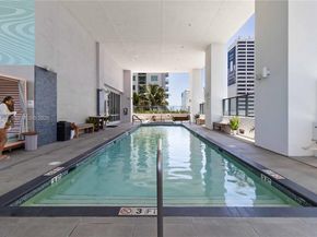 227 NE 2nd St 2506, Miami FL 33132