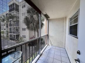 220 SW 9th Ave 209, Hallandale Beach FL 33009