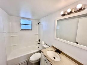 220 SW 9th Ave 209, Hallandale Beach FL 33009