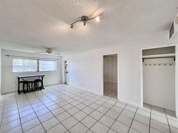 220 SW 9th Ave 209, Hallandale Beach FL 33009