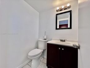 220 SW 9th Ave 209, Hallandale Beach FL 33009