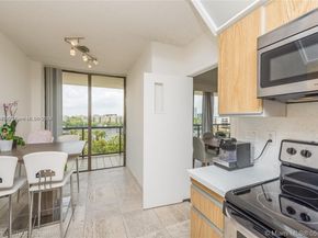 19667 Turnberry Way 5E, Aventura FL 33180