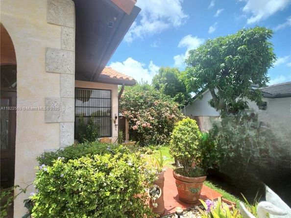5030 SW 145th Ave, Miami FL 33175