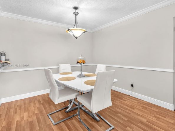 18850 NW 57th Ave 205, Hialeah FL 33015