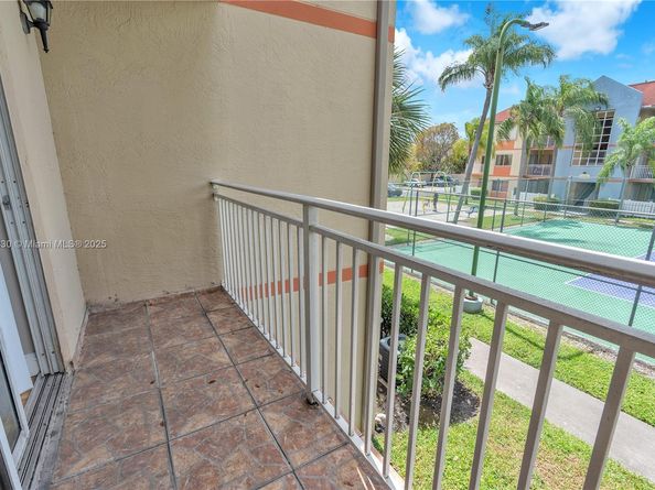 18850 NW 57th Ave 205, Hialeah FL 33015