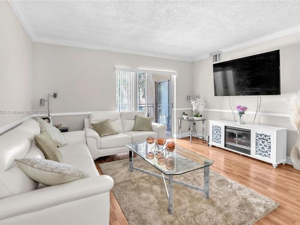 18850 NW 57th Ave 205, Hialeah FL 33015