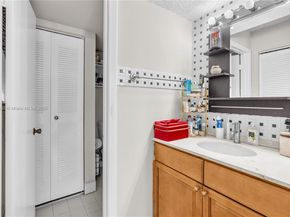 18850 NW 57th Ave 205, Hialeah FL 33015