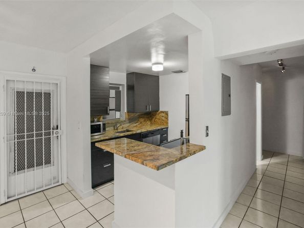 641 Espanola Way 3, Miami Beach FL 33139