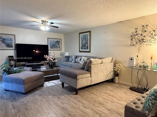 7831 Tam Oshanter Blvd, North Lauderdale FL 33068