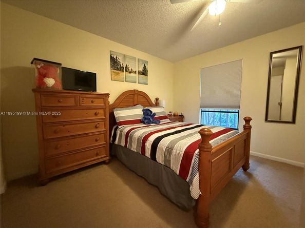 7831 Tam Oshanter Blvd, North Lauderdale FL 33068