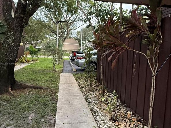 7831 Tam Oshanter Blvd, North Lauderdale FL 33068