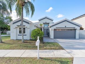 1086 SW 102nd Ter, Pembroke Pines FL 33025
