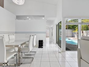 1086 SW 102nd Ter, Pembroke Pines FL 33025