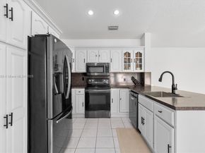 1086 SW 102nd Ter, Pembroke Pines FL 33025