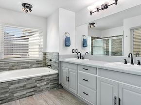 1086 SW 102nd Ter, Pembroke Pines FL 33025