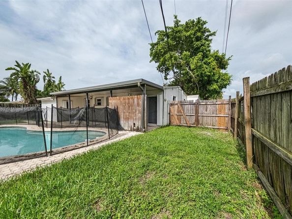 2559 NW 62nd Ter, Margate FL 33063