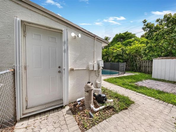 2559 NW 62nd Ter, Margate FL 33063