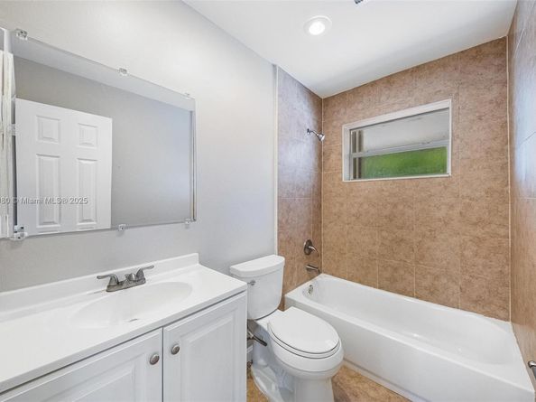 2559 NW 62nd Ter, Margate FL 33063