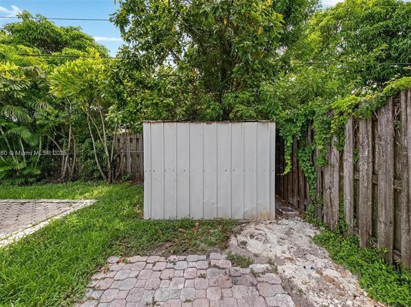 2559 NW 62nd Ter, Margate FL 33063
