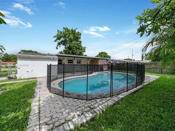 2559 NW 62nd Ter, Margate FL 33063