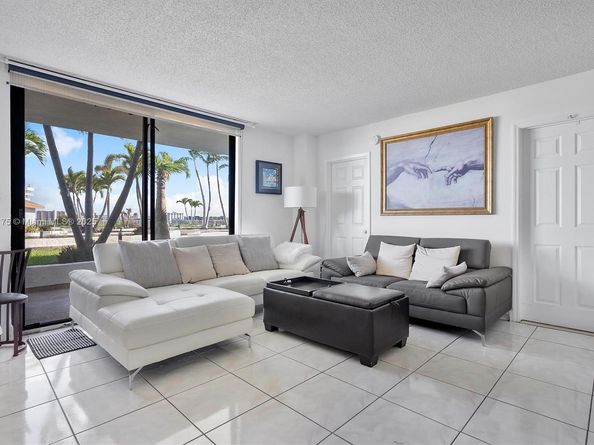 13499 Biscayne Blvd 406, North Miami FL 33181