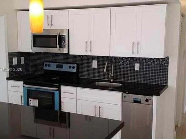 709 NE 16th St, Fort Lauderdale FL 33304