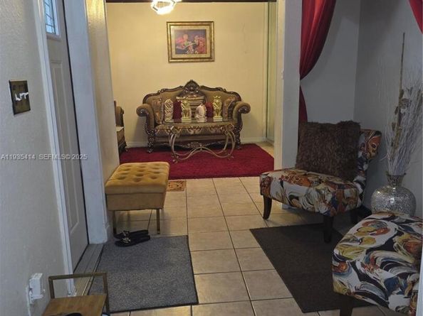 18953 SW 113th Ct, Miami FL 33157