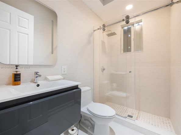 9445 SW 68th St, Miami FL 33173