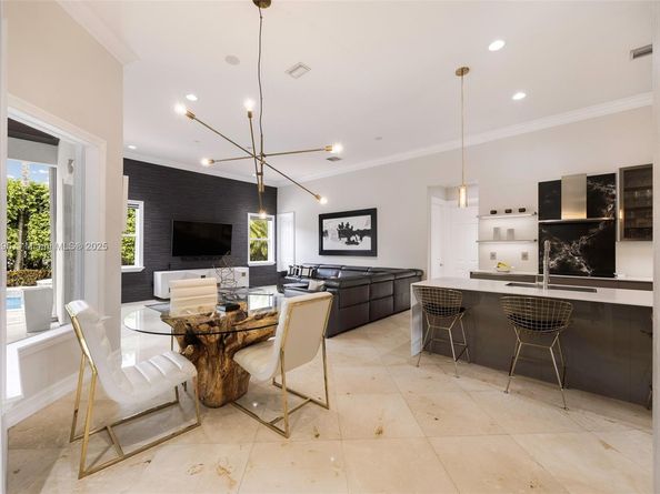 9445 SW 68th St, Miami FL 33173