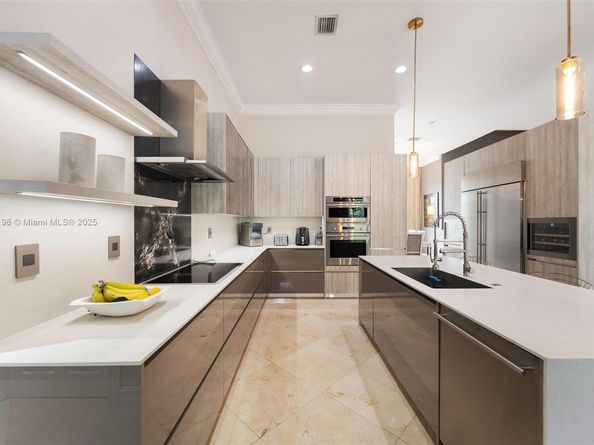 9445 SW 68th St, Miami FL 33173