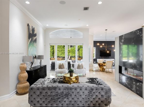 9445 SW 68th St, Miami FL 33173