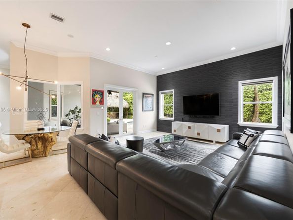 9445 SW 68th St, Miami FL 33173