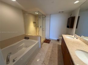 50 Biscayne Blvd 5211, Miami FL 33132