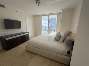 50 Biscayne Blvd 5211, Miami FL 33132