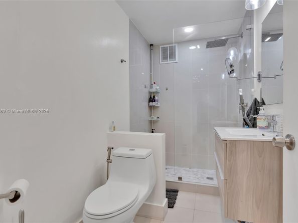 880 Garnet Cir, Weston FL 33326