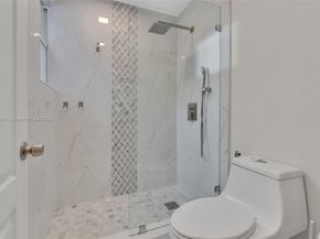 880 Garnet Cir, Weston FL 33326
